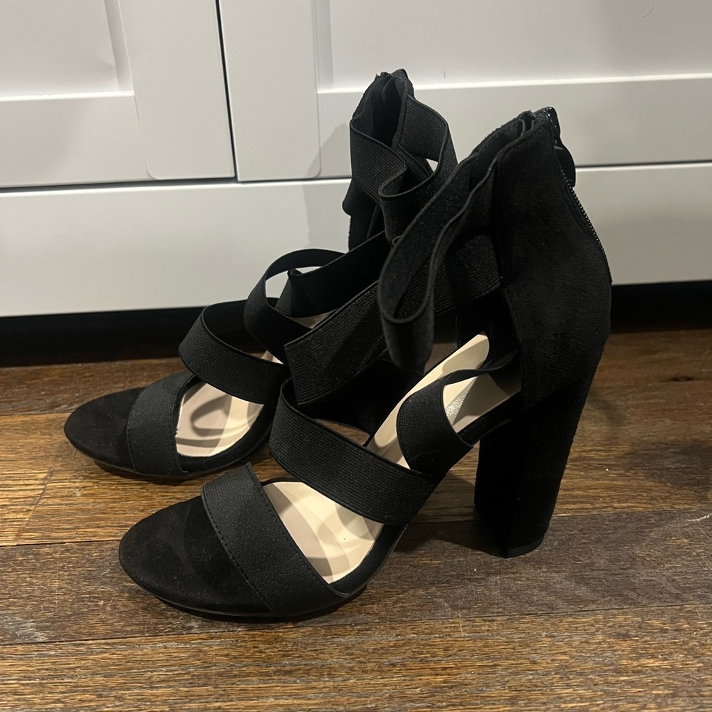 🚨Elegant Black Women's Heeled Sandals Gently Used